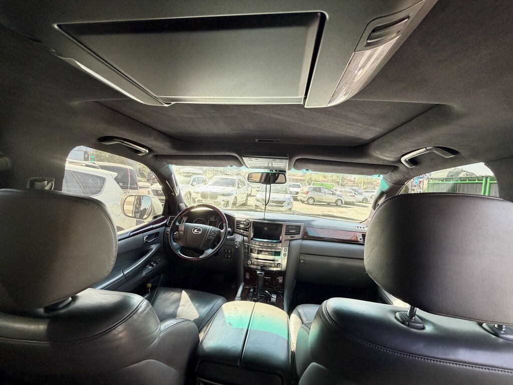 Lexus LX 570 2008 г., идеальное состояние: фото 3