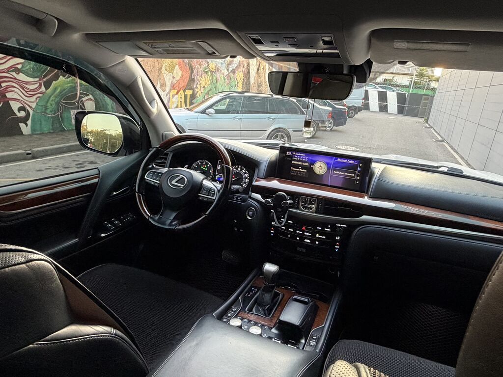Lexus LX: 2018 г., 5.7 л, Автомат, Бензин, Внедорожник: фото 5