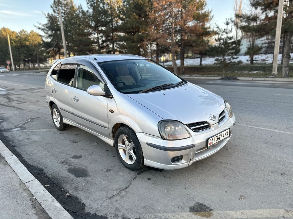 Nissan Tino 2000