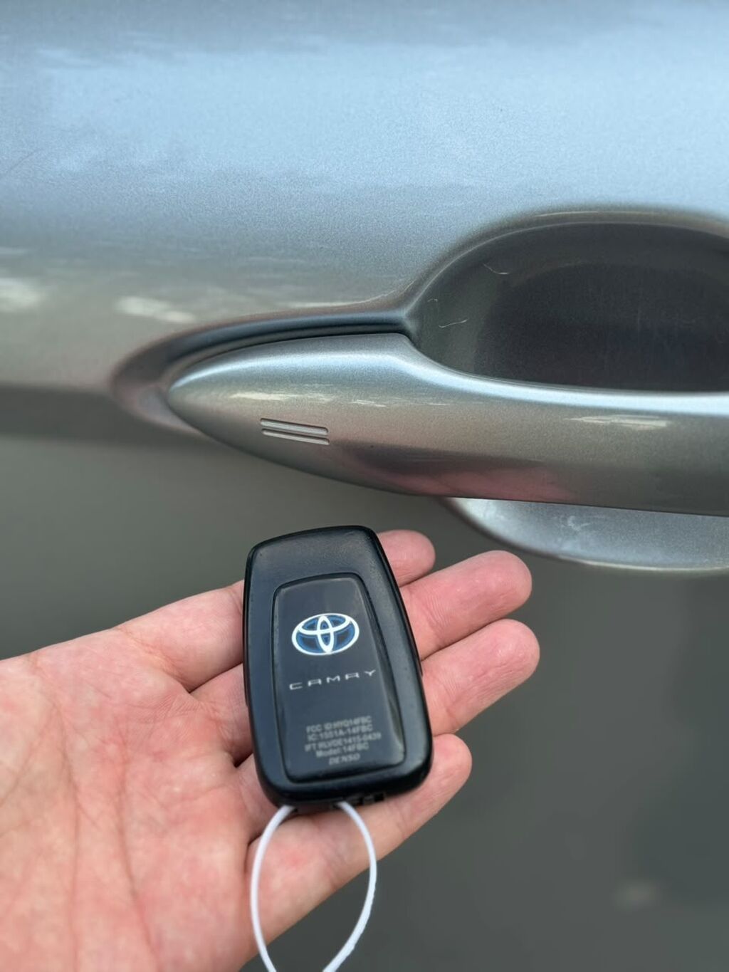 Toyota Camry: 2020 г., 2.5 л, Автомат, Гибрид, Седан: фото 7