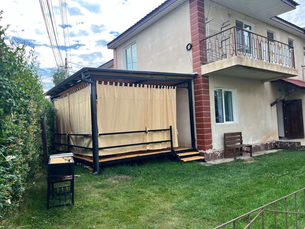 На продаже уютный коттедж на северном берегу озера Иссык-Куль. Дом: фото 3
