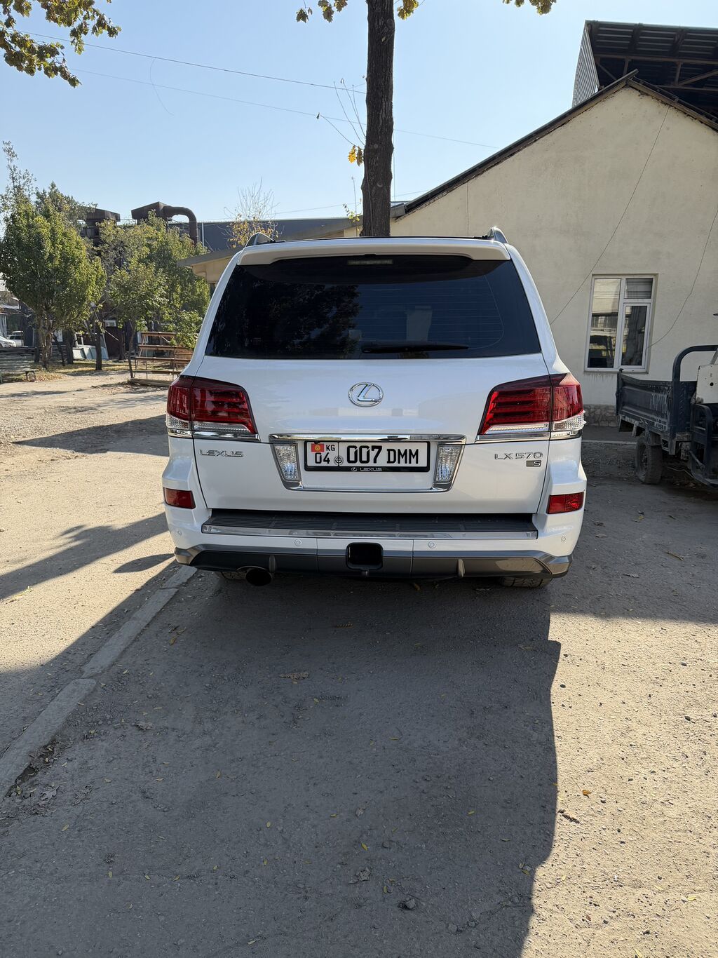 Lexus LX: 2014 г., 5.7 л, Автомат, Бензин, Внедорожник: фото 3