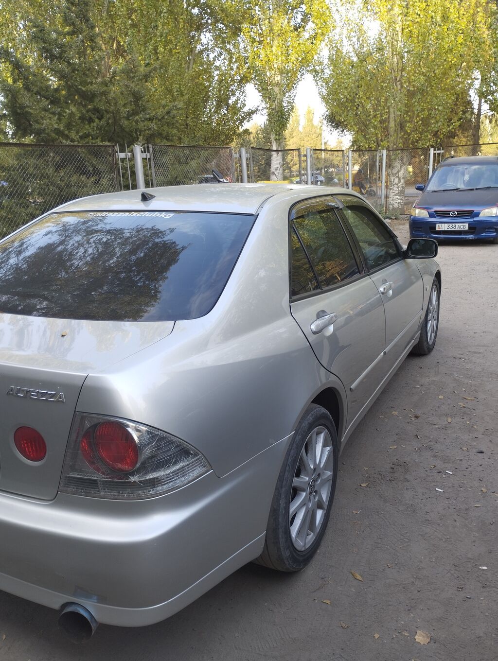 Toyota Altezza: 2002 г., 2 л, Автомат, Седан: фото 2