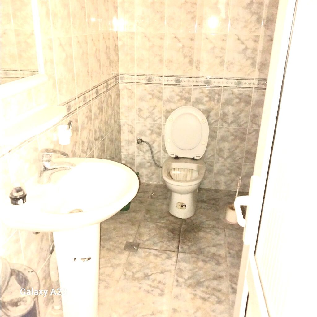 6-cı mikrorayonda 6 otaqlı həyət evi satılır, 700 m², 800 000 AZN, şəkil 2 / 12