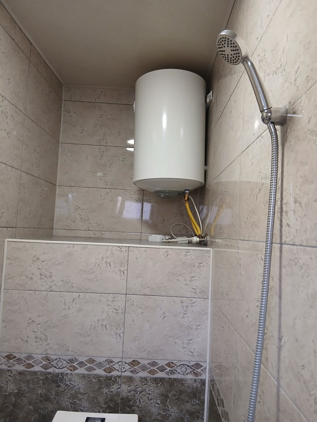 75 kv. m, 3 otaqlı, İnternet, Qaz, İşıq