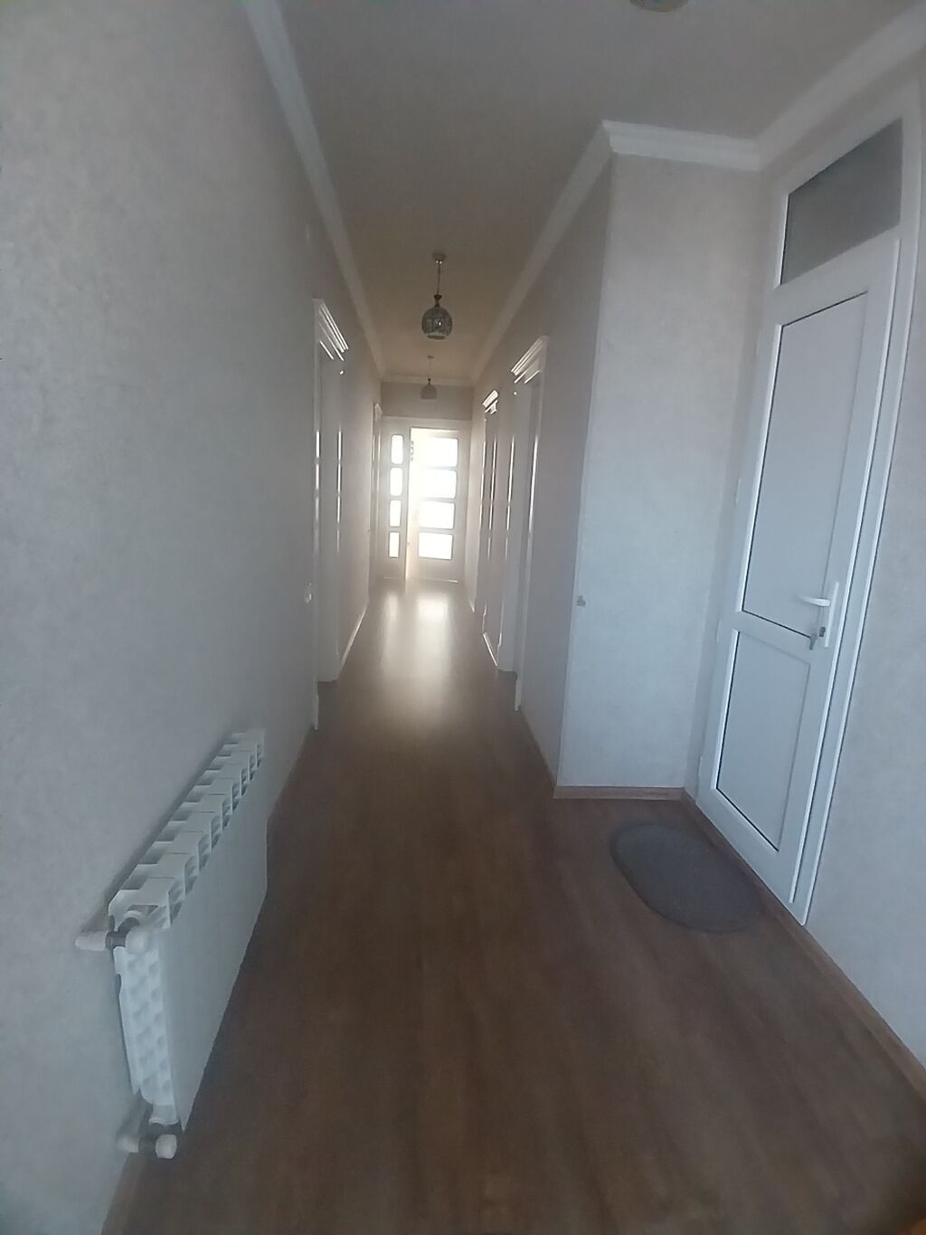 4 otaqlı mənzil – zövqlü interyer və tam mebel Xüsusiyyətlər: - Geniş