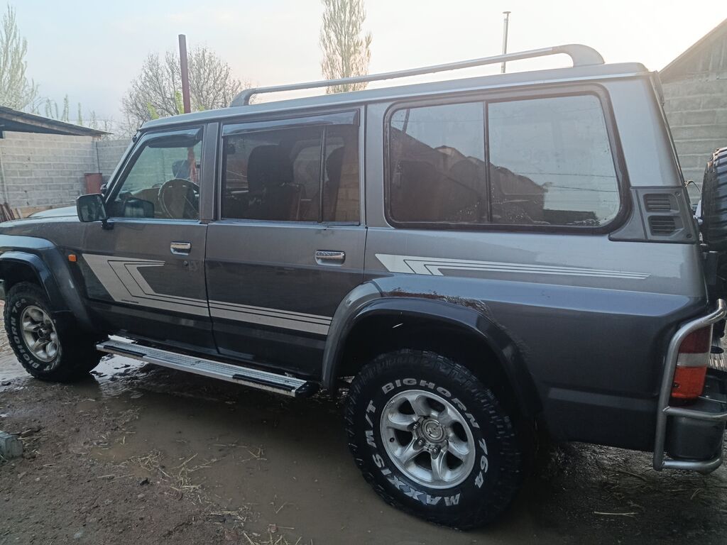 Nissan Patrol: 1993 г., Механика, Дизель, Внедорожник: фото 4