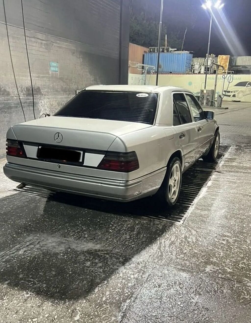 Mercedes-Benz W124: 1991 г., 2.3 л, Механика, Бензин, Седан: фото 3