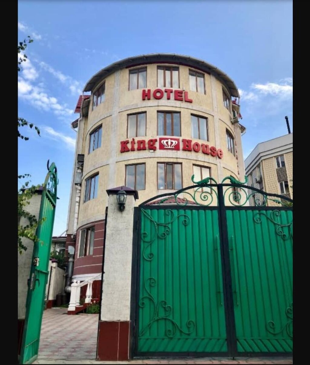 Хаус бишкек. Бишкек отели. Гостиница в Бишкеке. Villa Hotel Бишкек. Отель в горах Бишкек.