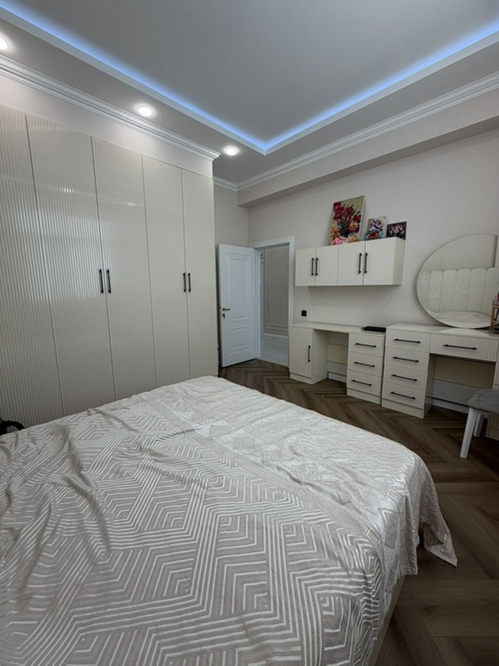 3 otaqlı, 135 kv. m, Yeni təmirli