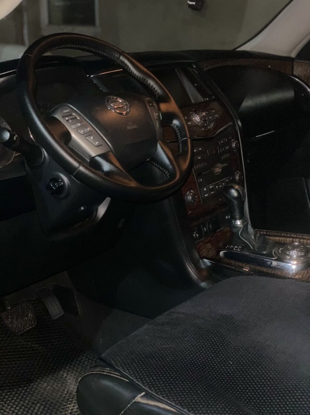 Nissan Patrol: 2011 г., 5.6 л, Автомат, Бензин, Внедорожник: фото 8