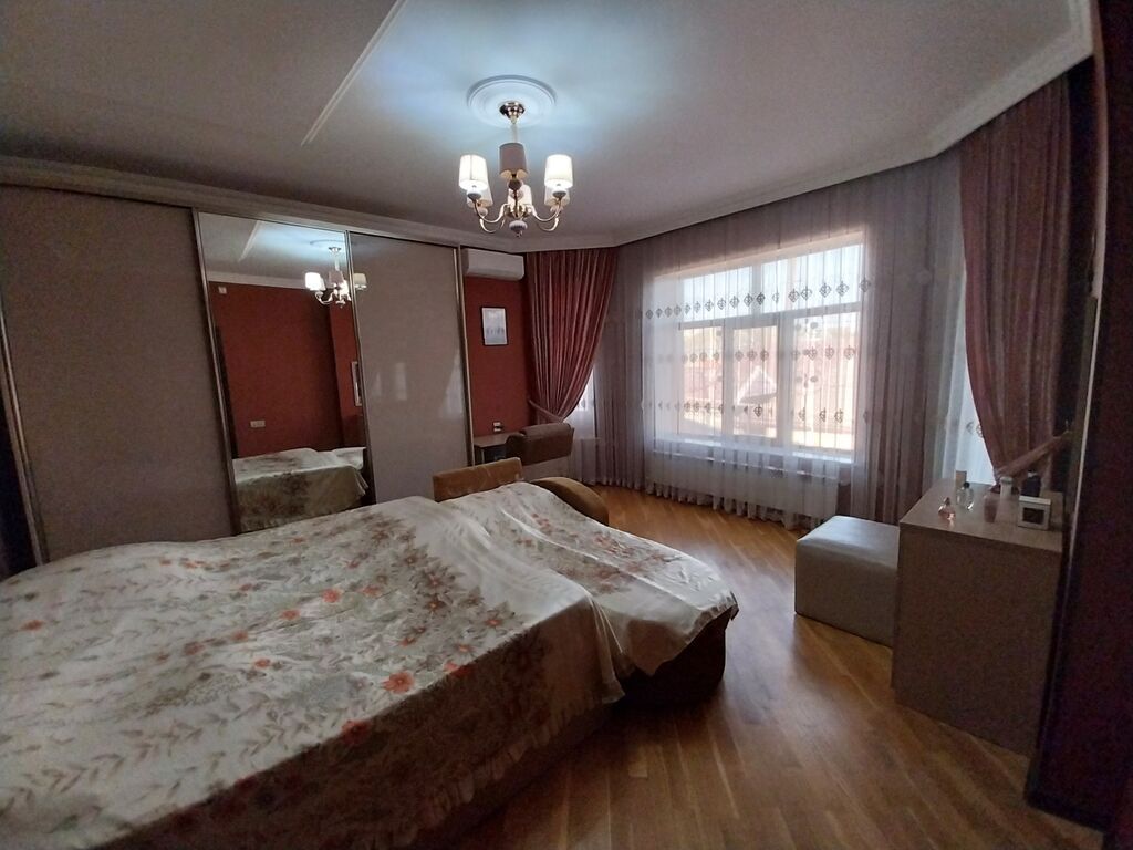 Bakıxanov qəs. 4 otaqlı, 200 kv. m, Kredit yoxdur, Yeni təmirli