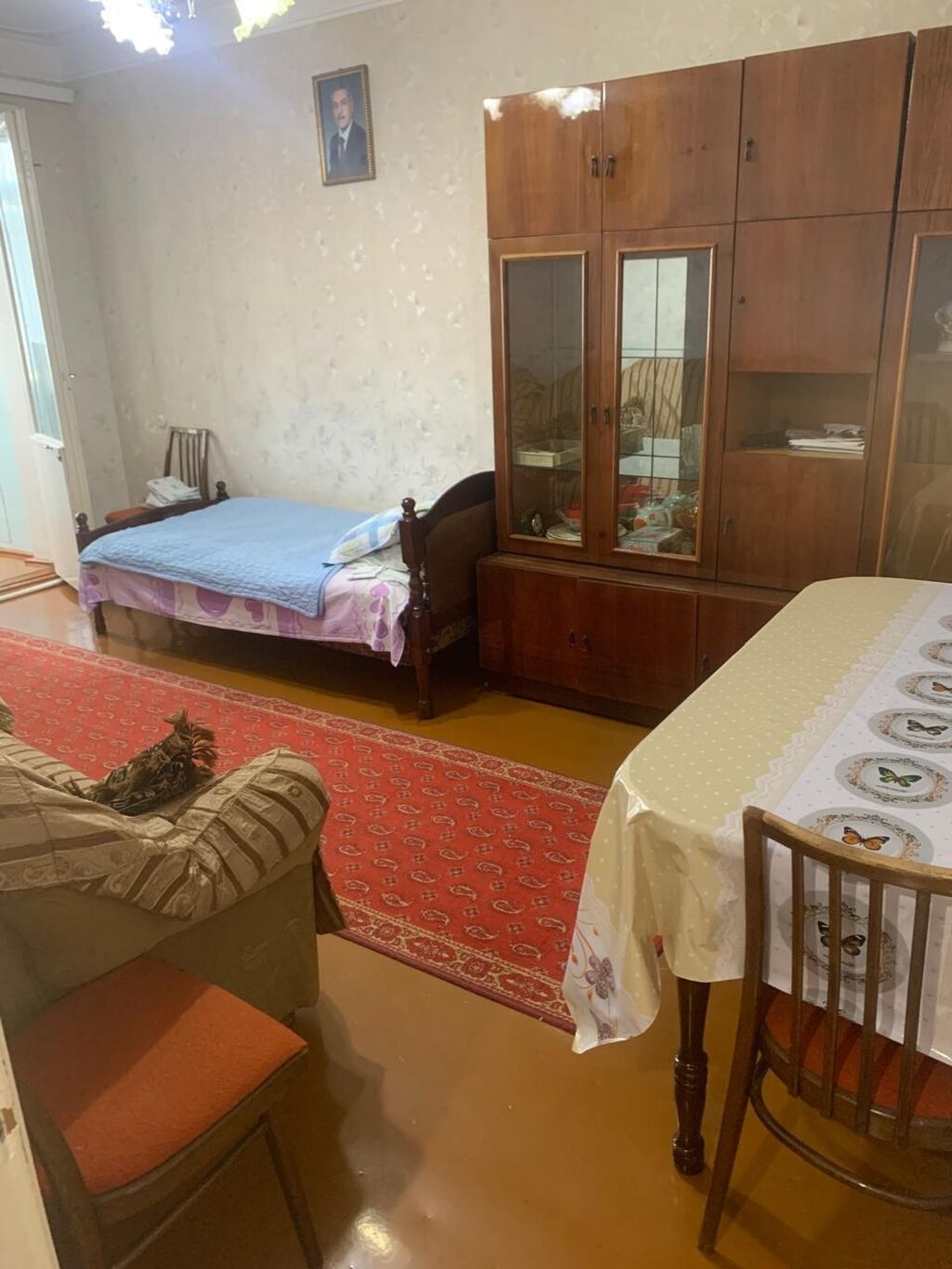 Saray, 3 otaqlı, Köhnə tikili, 67 kv. m