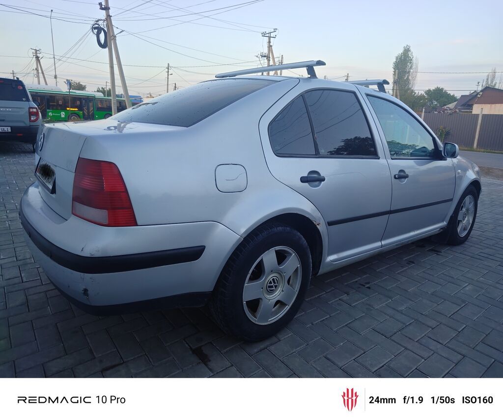 Volkswagen Bora: 2001 г., 1.6 л, Механика, Бензин, Седан: фото 5