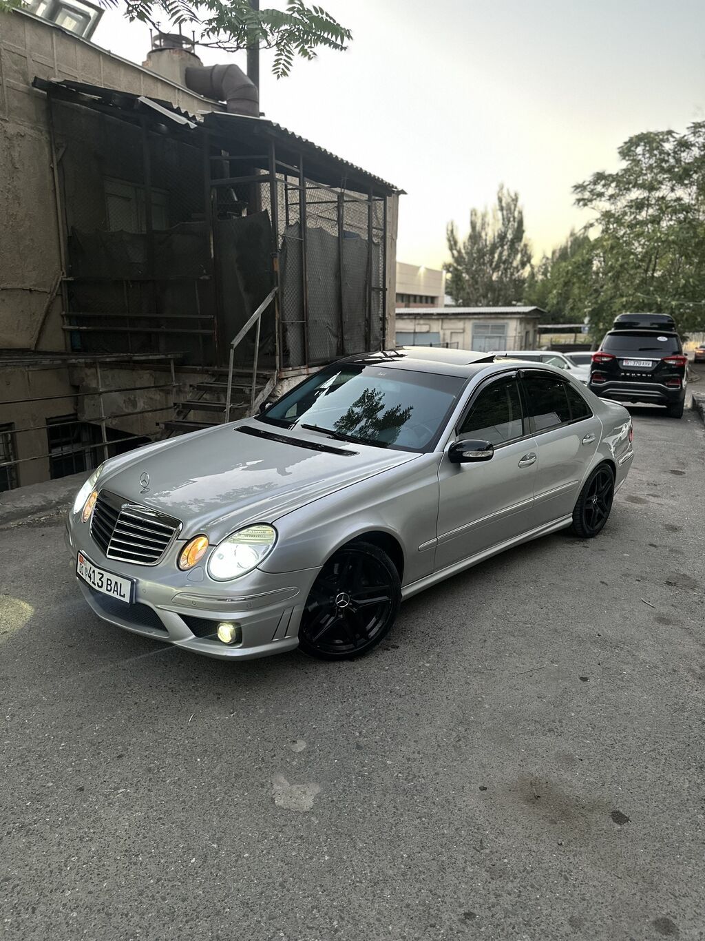 Mercedes-Benz E-Class: 2003 г., 5 л, Автомат, Бензин, Седан: фото 2
