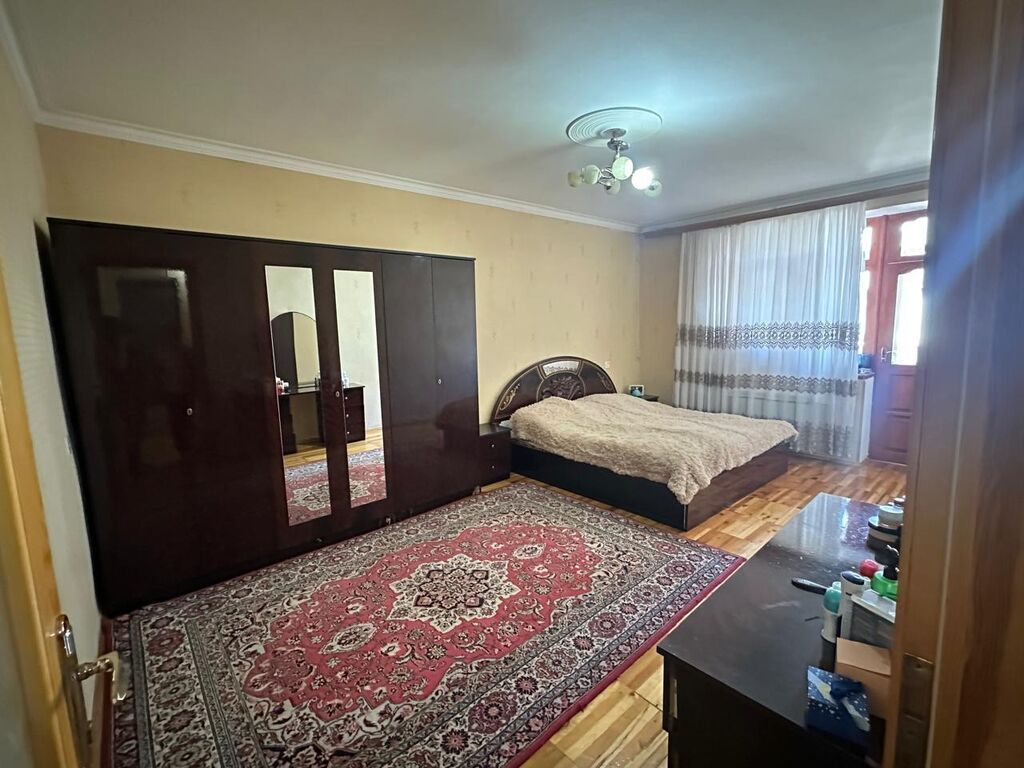 Sumqayıt, 4 otaqlı, Köhnə tikili, 113 kv. m