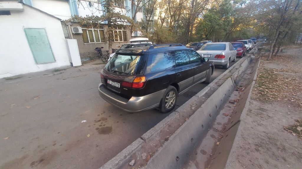 Subaru Outback: 1999 г., 2 л, Механика, Бензин, Универсал: фото 8