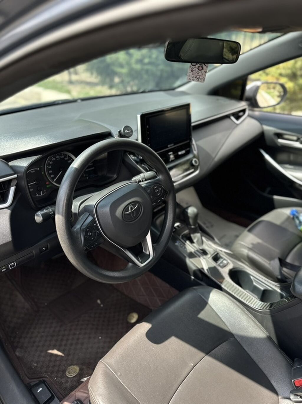 Toyota Corolla: 2019 г., 1.8 л, Вариатор, Гибрид, Седан: фото 3