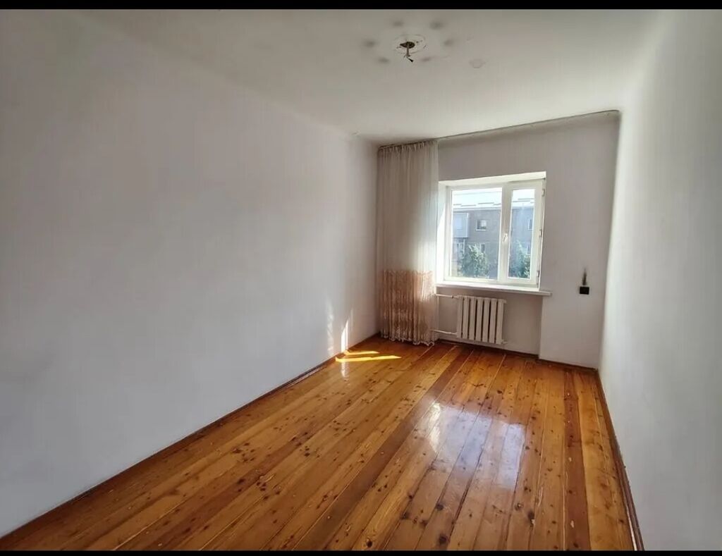 3 комнаты, 60 м², 5 мкр Индивидуалка, 5 этаж, Старый ремонт: фото 1