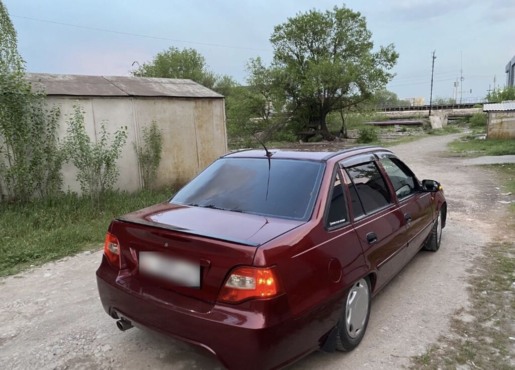 Daewoo Nexia: 2010 г., 1.6 л, Седан: фото 3