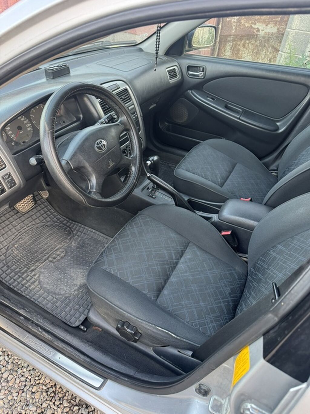 Toyota Avensis: 2003 г., 1.8 л, Автомат, Бензин, Универсал: фото 6