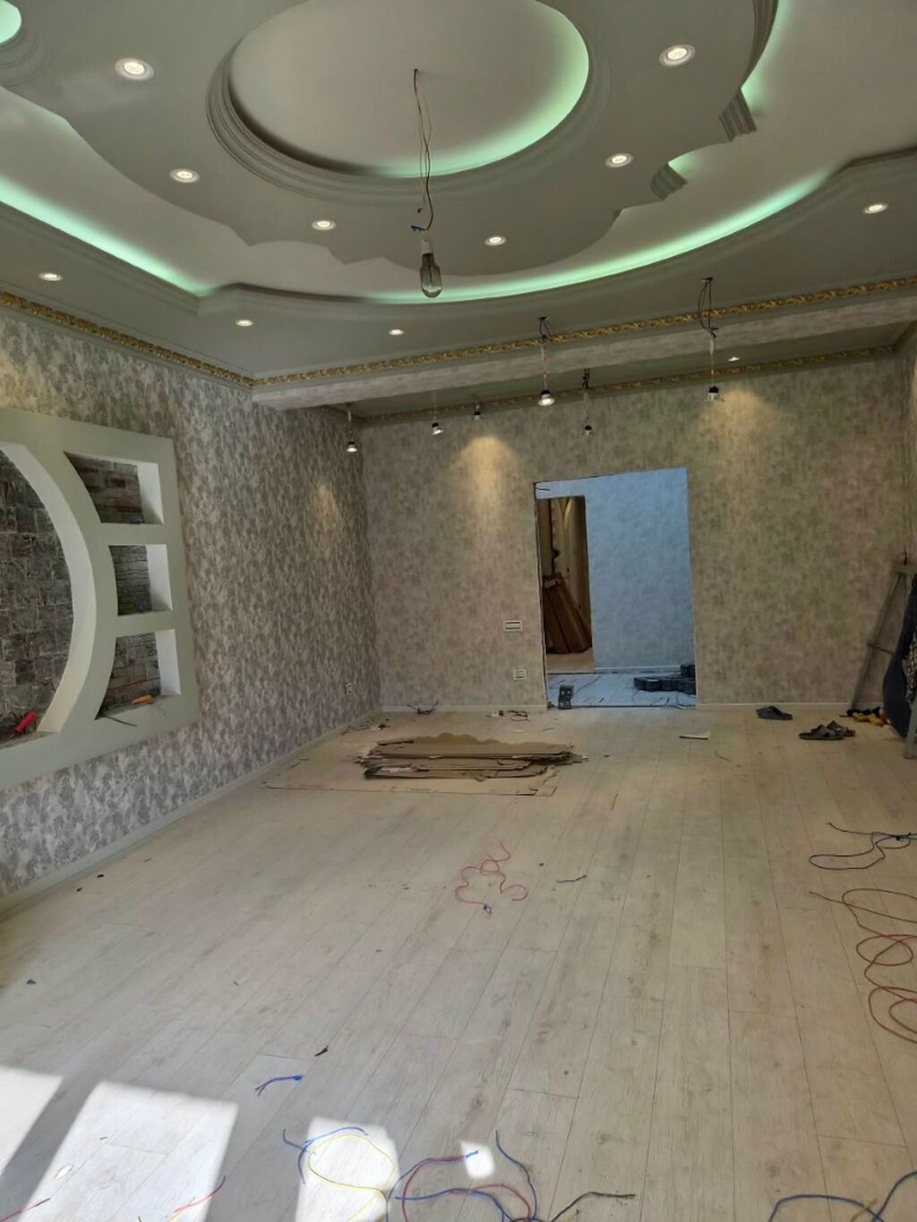 5 otaqlı, Yeni tikili, 215 kv. m