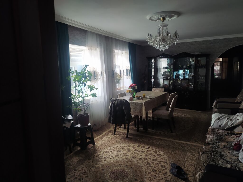 4 otaqlı, 135 kv. m, Kredit yoxdur, Yeni təmirli