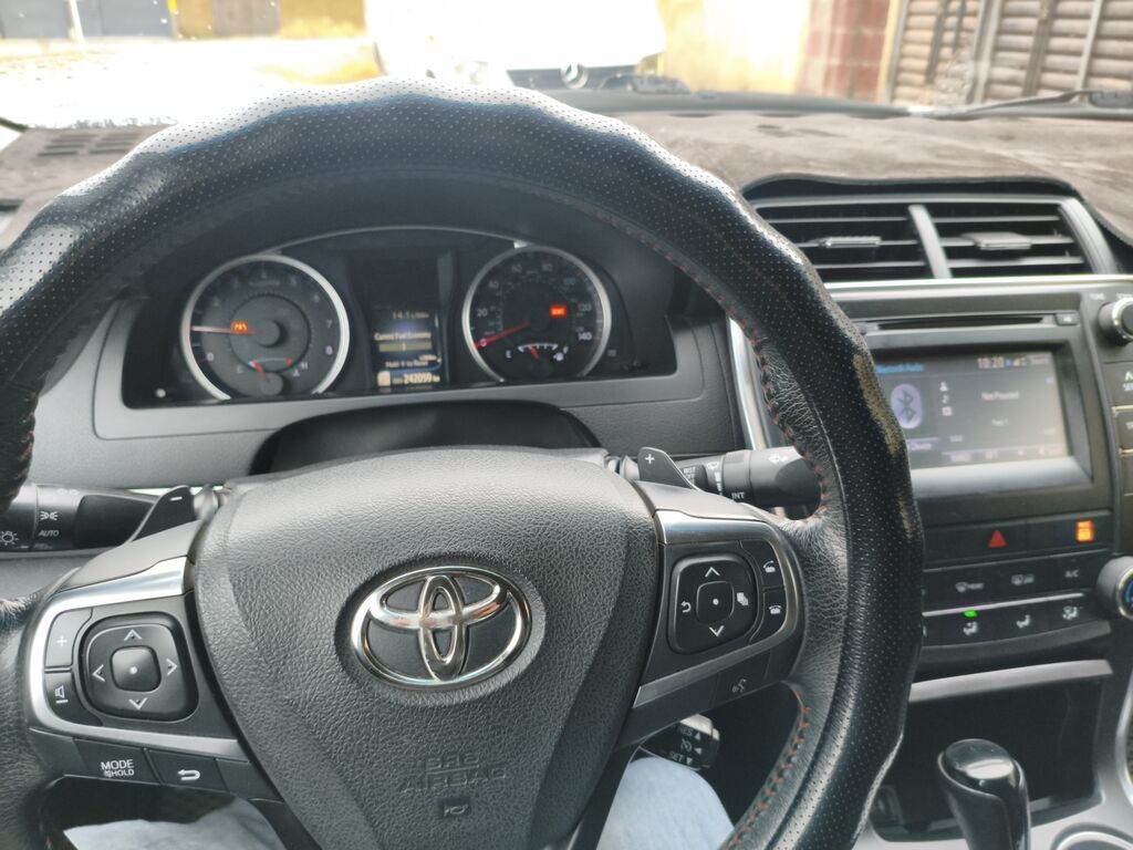 Toyota Camry: 2017 г., 2.5 л, Автомат, Бензин, Седан: фото 2