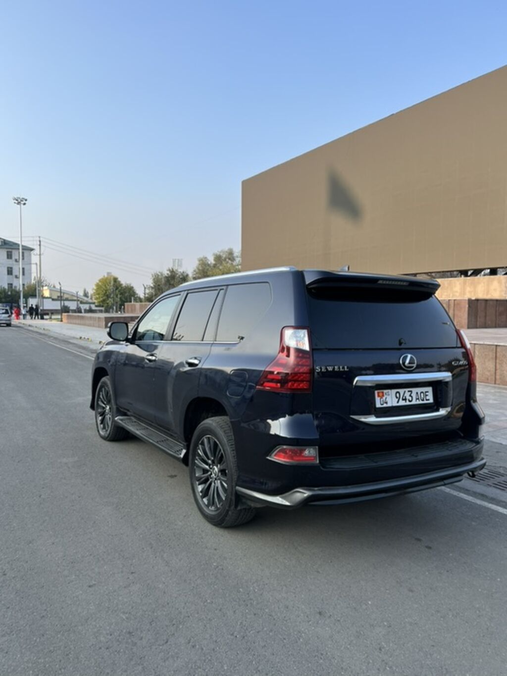 Lexus GX: 2022 г., 4.6 л, Автомат, Бензин, Внедорожник: фото 3