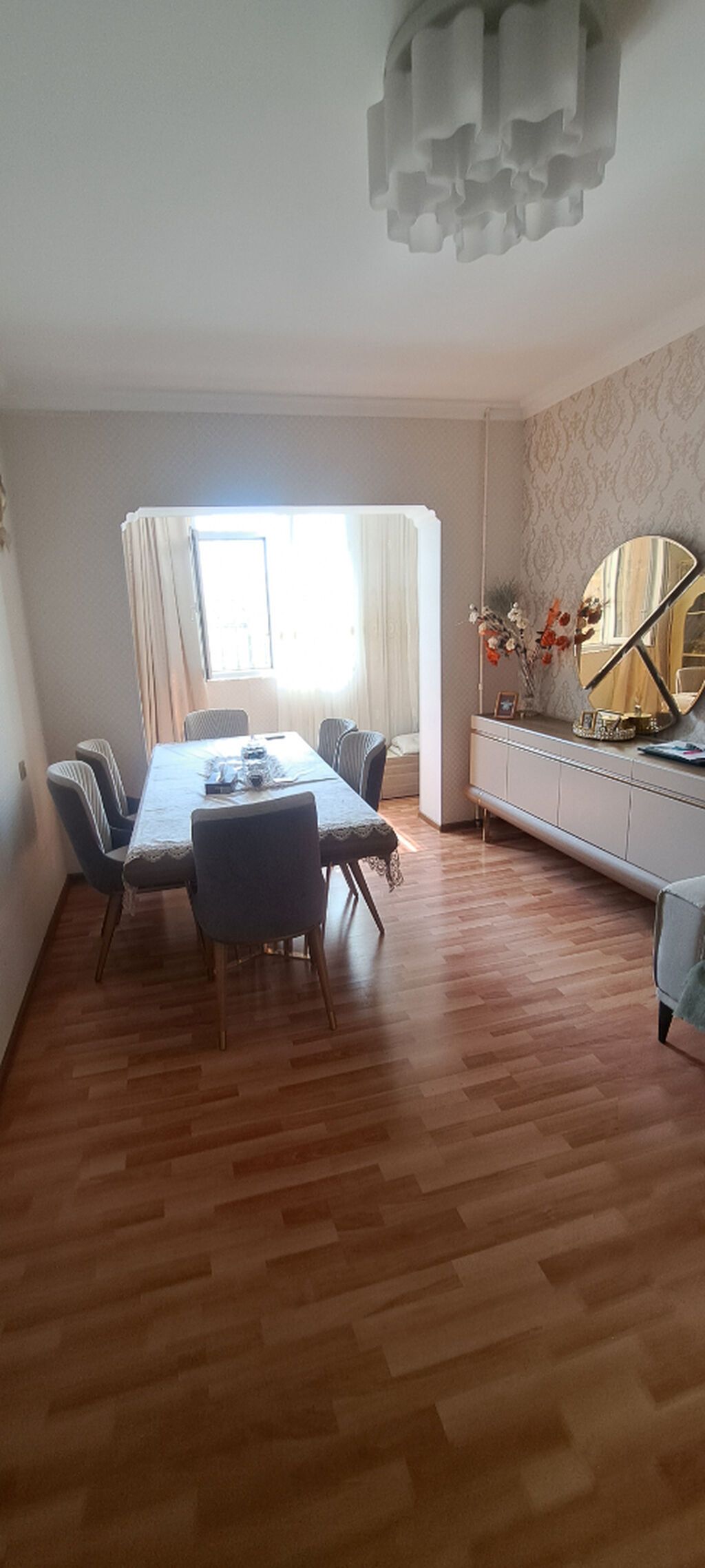 Mənzil özümə aiddir. Sahəsi: 82 m² Otaq sayı: 3 Layihə: Lenin