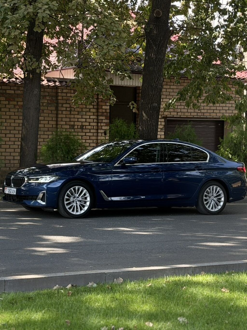 BMW 5 series: 2021 г., 2 л, Электромобиль, Седан: фото 3