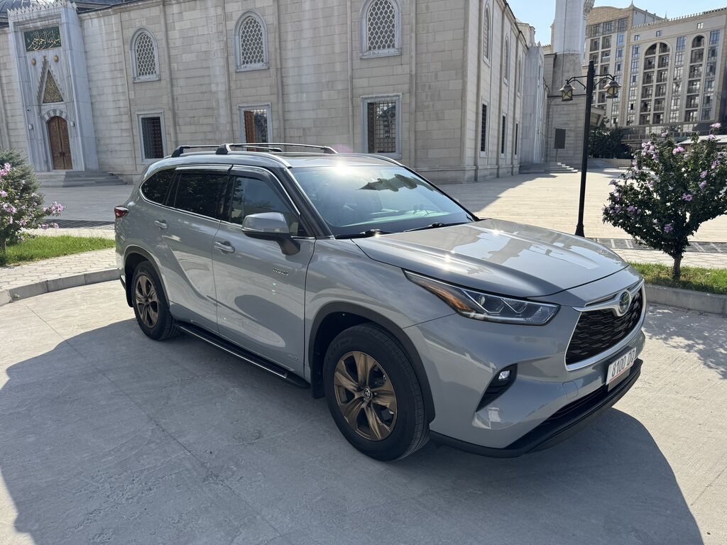 Toyota Highlander: 2022 г., 2.5 л, Вариатор, Гибрид, Внедорожник: фото 3