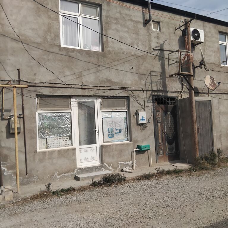 4 otaqlı, 220 kv. m, Kredit var, Orta təmir