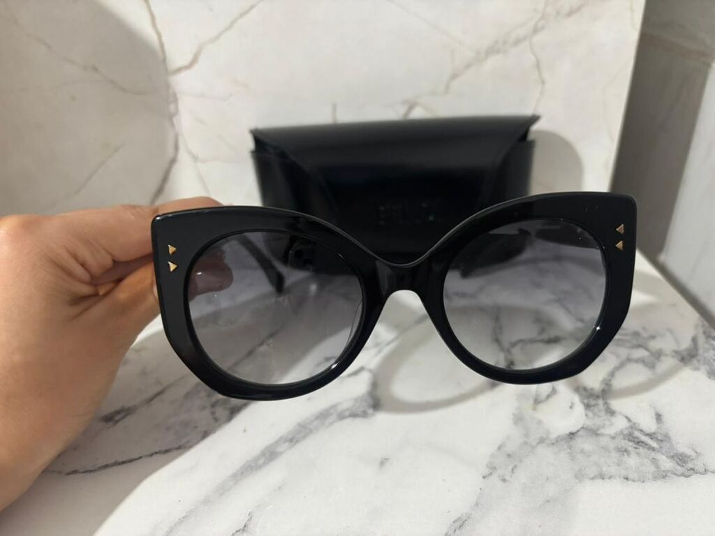 Солнечные очки Fendi + фирменный футляр - Модель: женские/унисекс — фото 8