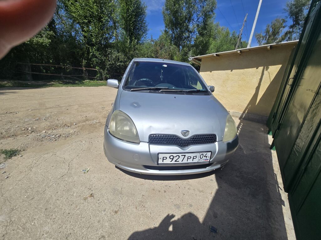 Toyota Vitz: 2001 г., 1 л, Автомат, Бензин, Хэтчбэк: фото 2
