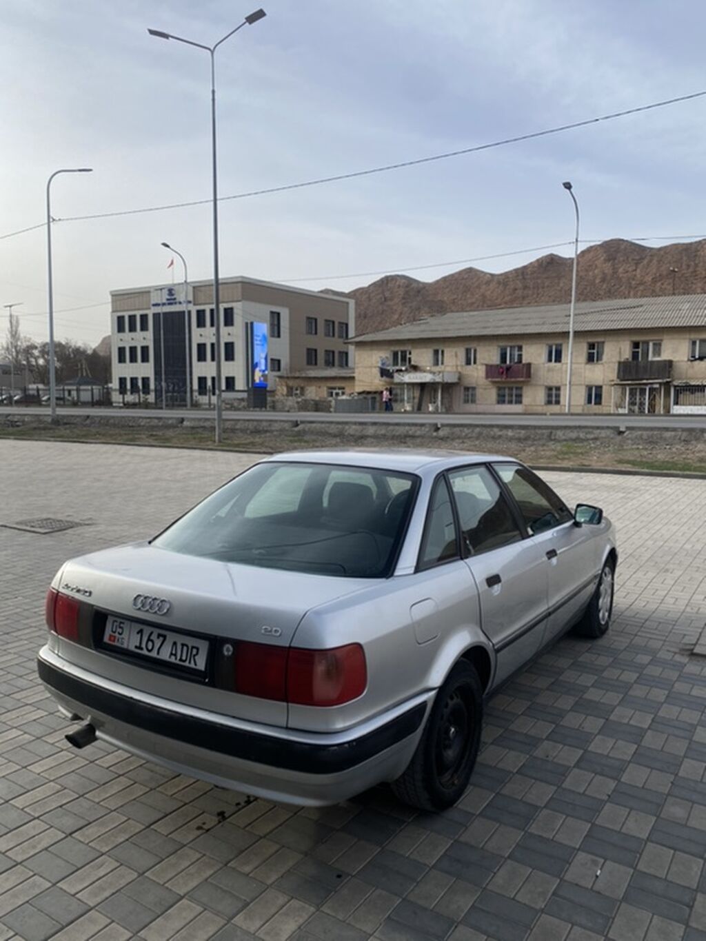 Audi 80: 1992 г., 2 л, Механика, Бензин, Седан: фото 5