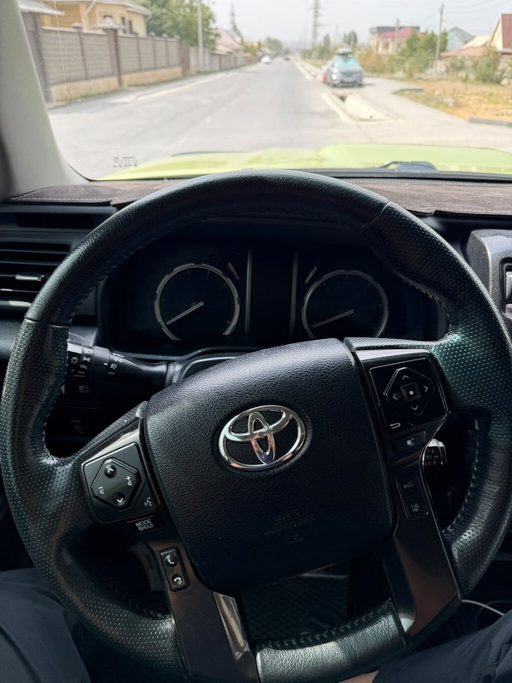 Toyota 4Runner: 2023 г., 4 л, Автомат, Газ, Внедорожник: фото 7