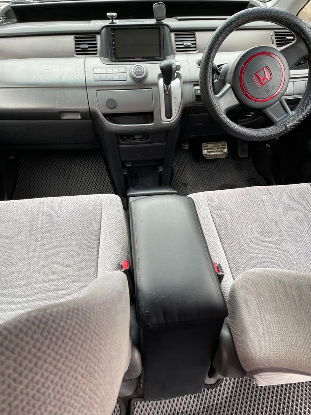 Honda Stepwgn: 2005 г., 2 л, Автомат, Газ, Минивэн: фото 6