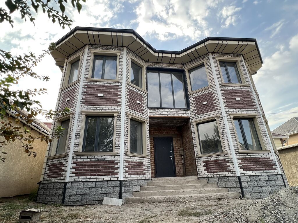 СРОЧНО ПРОДАЁТСЯ ДОМ! Район Селекции Площадь дома — 200м²: фото 2
