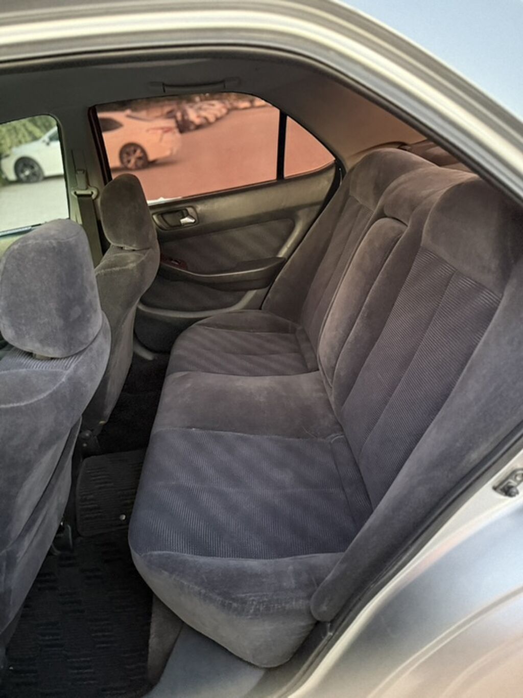 Honda Accord: 2000 г., 2 л, Автомат, Бензин, Седан: фото 8
