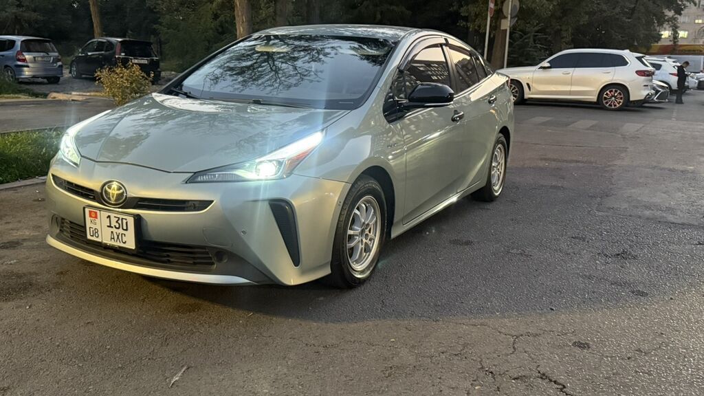Toyota Prius: 2019 г., 1.8 л, Автомат, Гибрид, Хэтчбэк: фото 8
