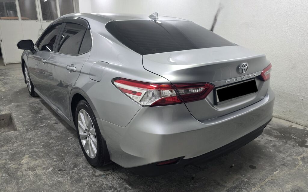 Toyota Camry: 2019 г., 2.5 л, Автомат, Бензин, Седан — фото 8
