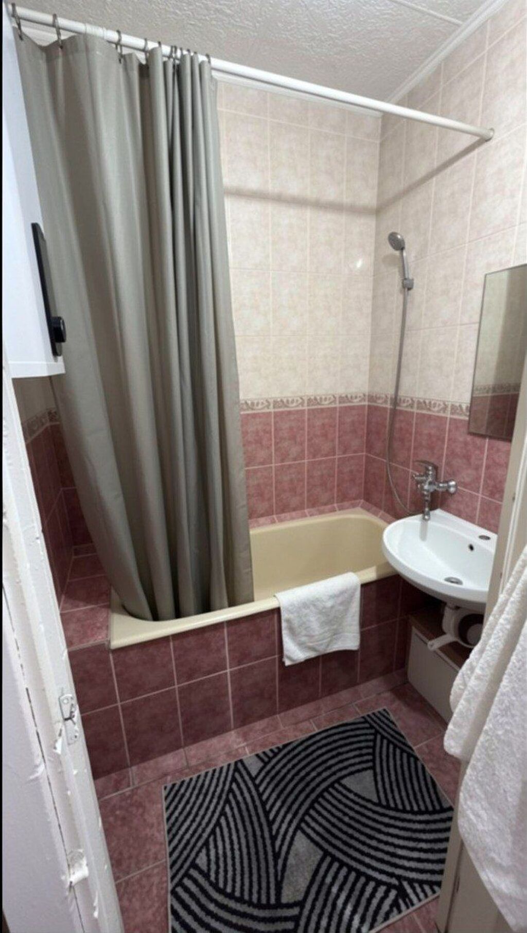 2 комнаты, 49 м², Восток-5 мкр 105 серия, 4 этаж, Свежий ремонт: фото 2