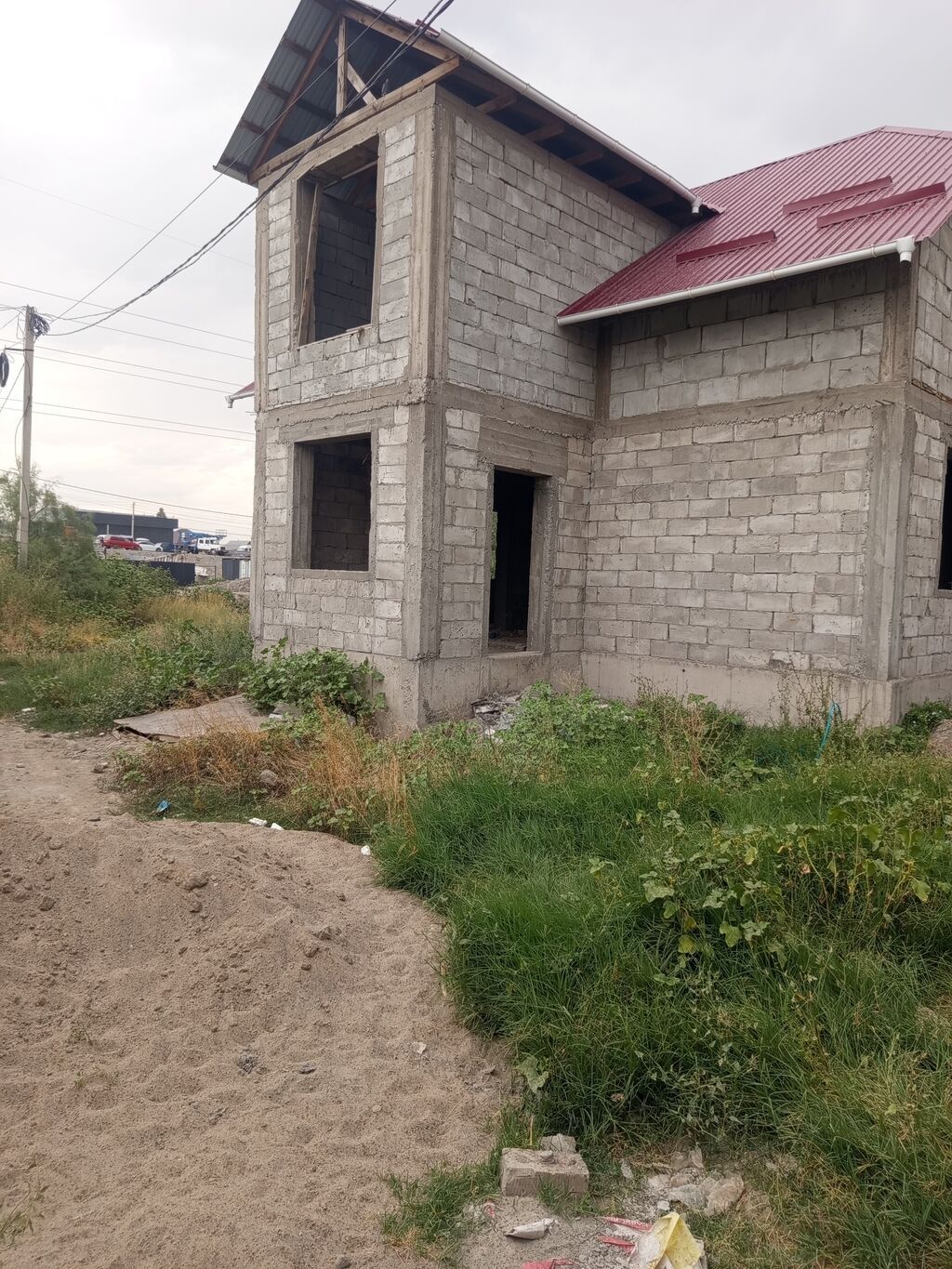 Продаётся капитальный дом с участком, огороженный высоким декоративным: фото 8