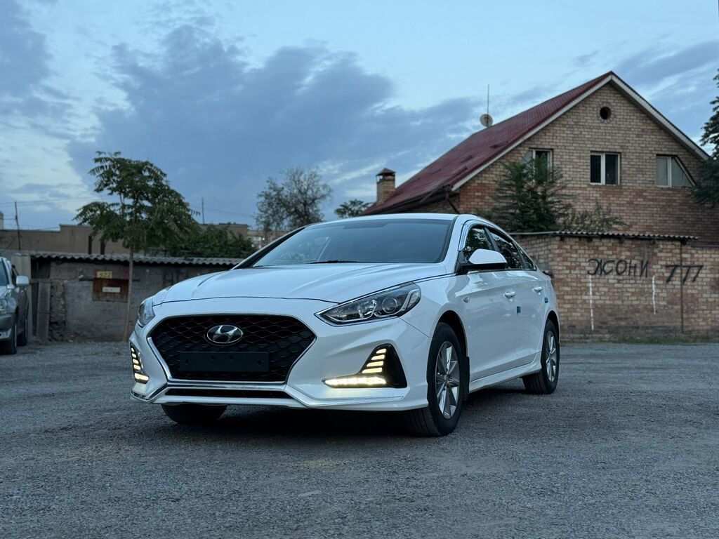 Hyundai Sonata: 2021 г., 2 л, Автомат, Газ, Седан: фото 2