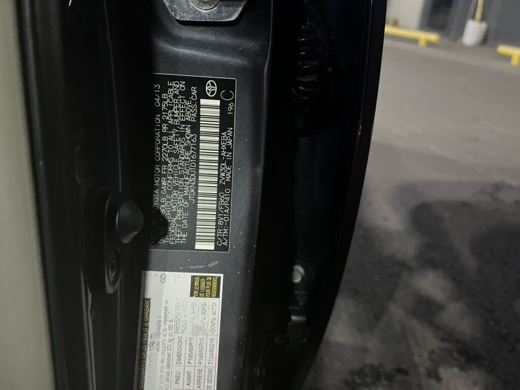 Toyota Prius: 2013 г., 1.8 л, Гибрид, Хэтчбэк: фото 8