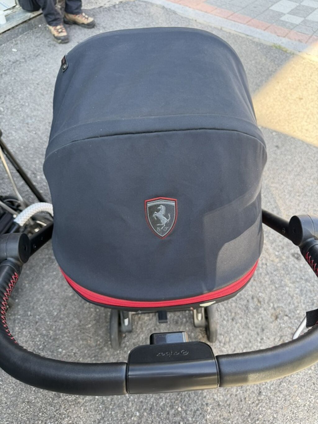 Прогулочная необычная коляска Cybex mios совместно с Ferrari: фото 4