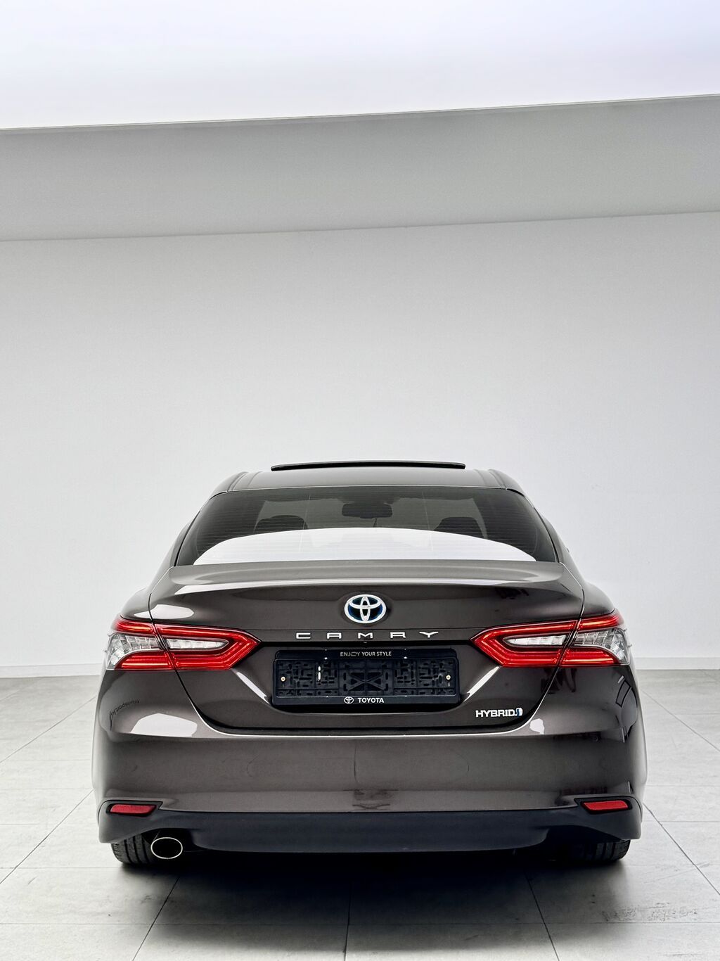 Toyota Camry: 2022 г., 2.5 л, Автомат, Гибрид, Седан: фото 5