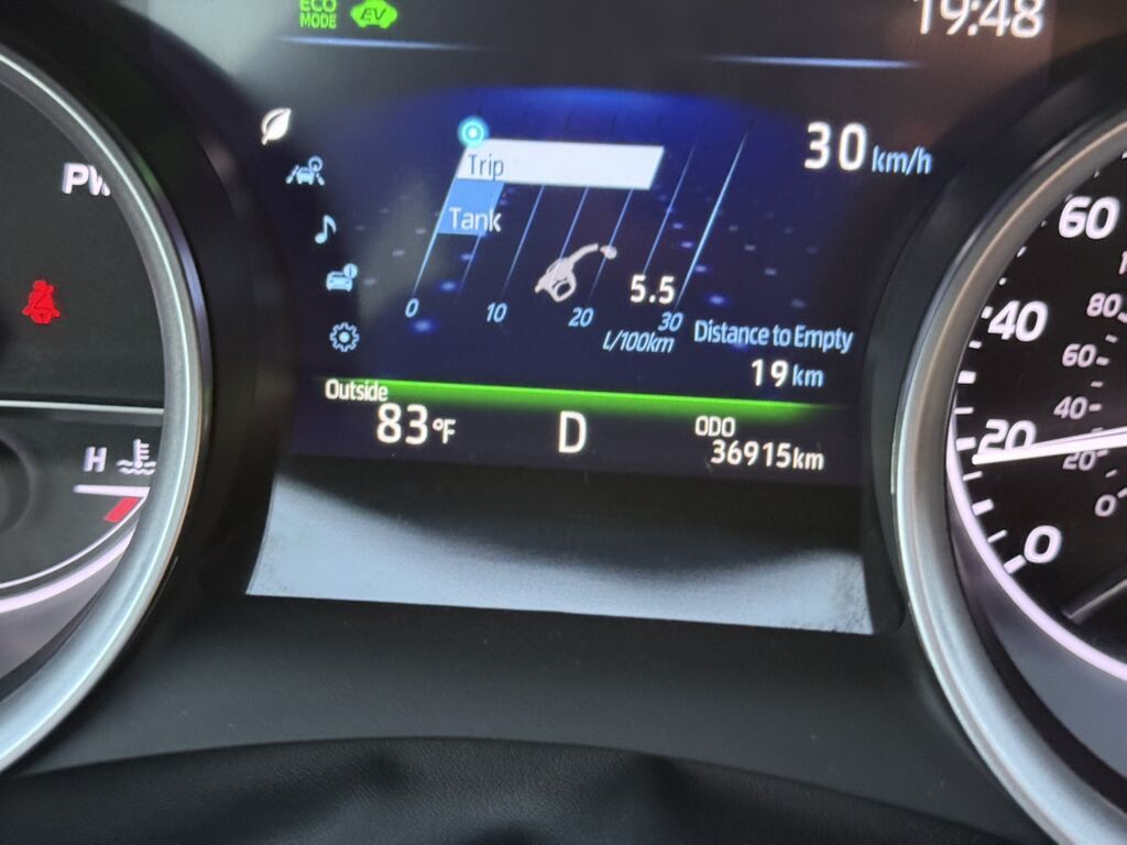 Toyota Camry: 2022 г., 2.5 л, Автомат, Гибрид, Седан: фото 4