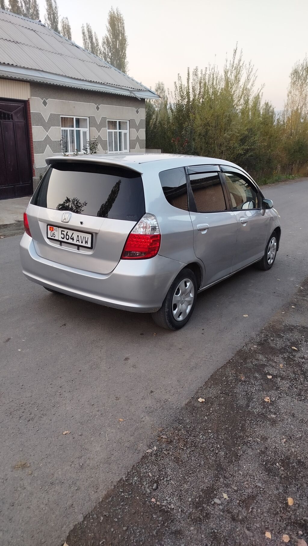 Honda Fit: 2002 г., 1.3 л, Вариатор, Бензин, Хэтчбэк: фото 2